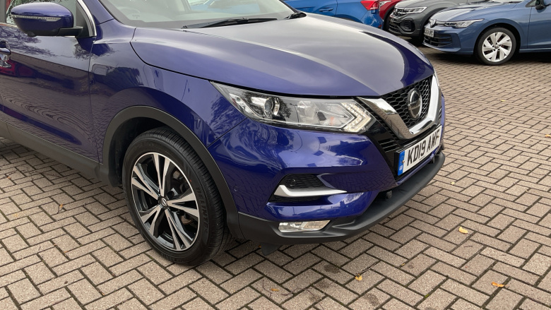 Nissan Qashqai 1.3 DiG-T N-Connecta 5dr Petrol Hatchback